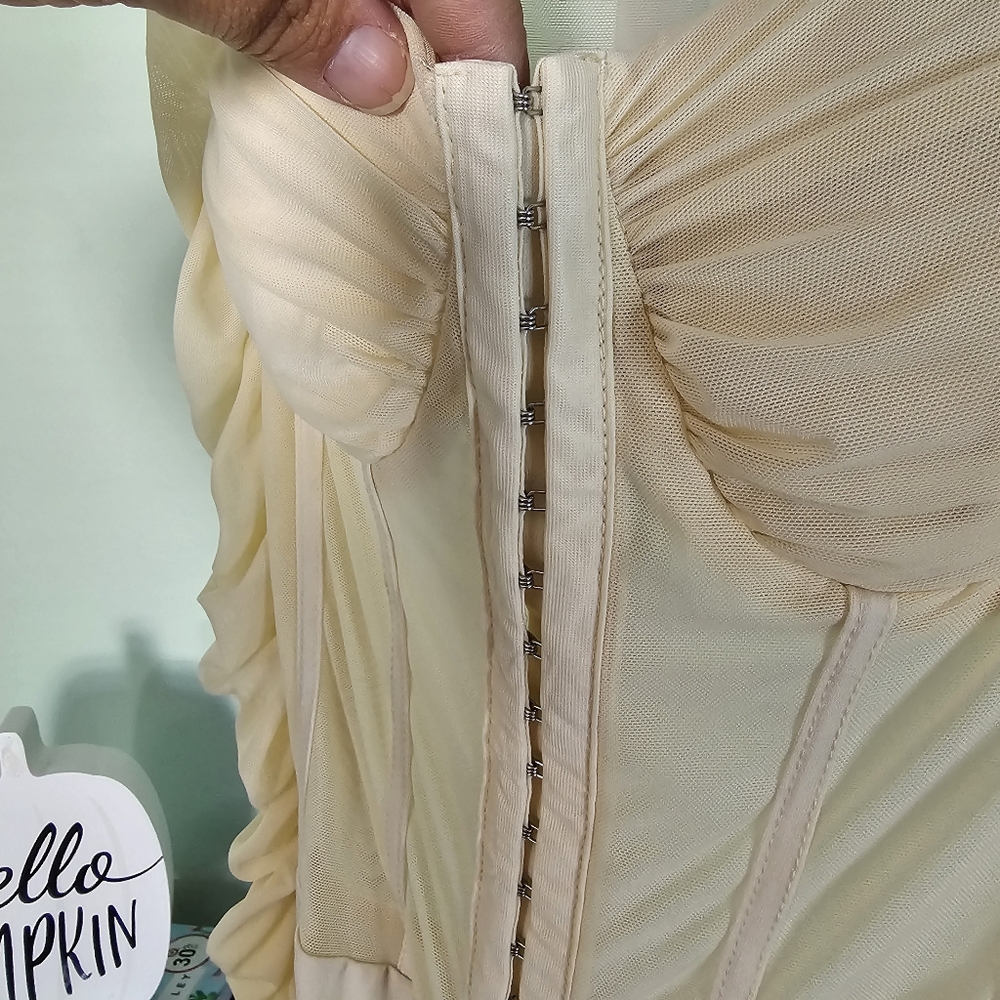 Privy Meshin Up Mesh Long Sleeved Bodysuit Cream Size Large - Picture 4 of 8